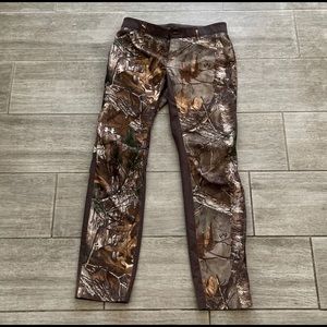 Women’s under Armour hunting pants